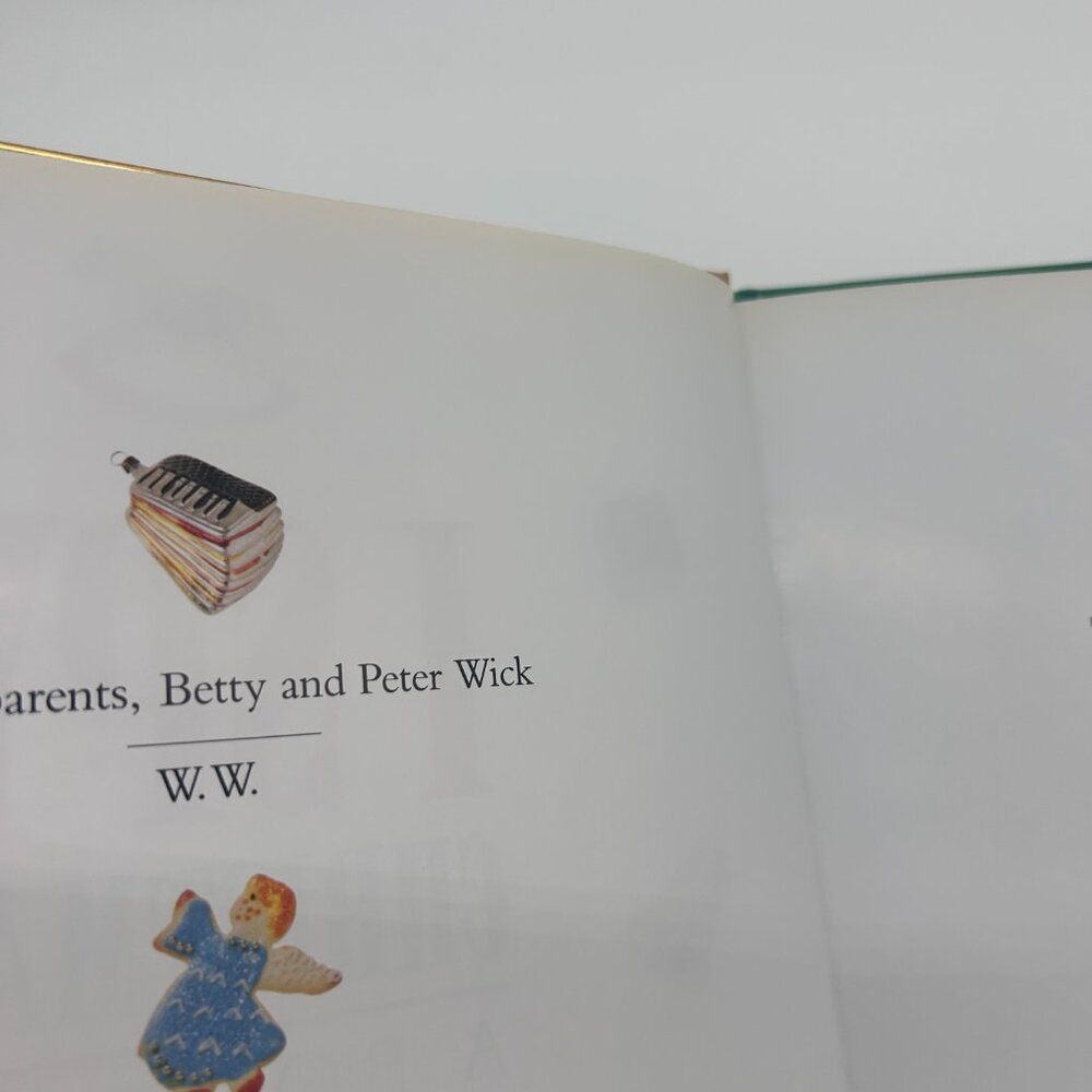 I Spy Christmas:  A Book of Picture Riddles - Hardcover - VERY GOOD - Picture 2 of 9